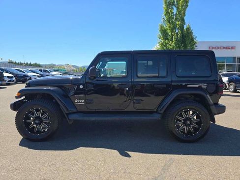 Used 2019 Jeep Wrangler Unlimited Sahara w/ Advanced Safety Group AWD/4WD image 2