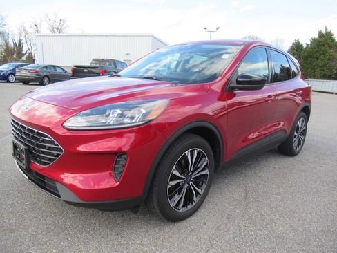Used 2022 Ford Escape SE w/ SE Sport Appearance Package AWD/4WD image 1