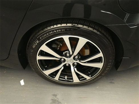 Used 2018 Nissan Maxima Platinum image 9