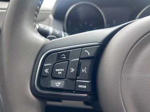 Used 2017 Jaguar XE Prestige image 25