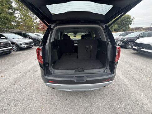 Certified 2023 GMC Acadia SLE w/ Driver Convenience Package image 29