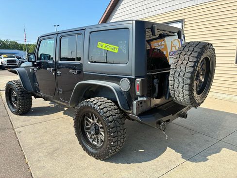 Used 2014 Jeep Wrangler Unlimited Rubicon w/ Connectivity Group AWD/4WD image 7