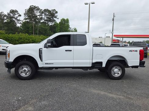 Used 2024 Ford F250 XL AWD/4WD image 2