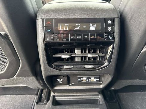 Used 2023 Jeep Grand Cherokee L Limited w/ Luxury Tech Group II RWD image 32