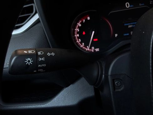 Used 2025 Toyota RAV4 XLE FWD image 35