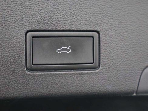 Used 2024 Volkswagen Atlas Cross Sport SEL AWD/4WD image 18