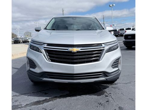 Used 2022 Chevrolet Equinox LT image 2