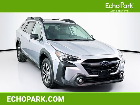 Used 2025 Subaru Outback Premium image 1