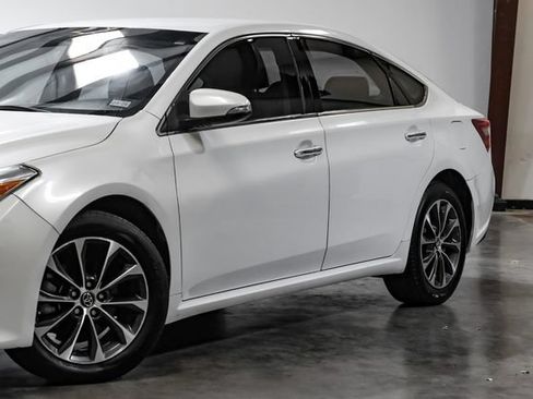 Used 2016 Toyota Avalon XLE FWD image 7