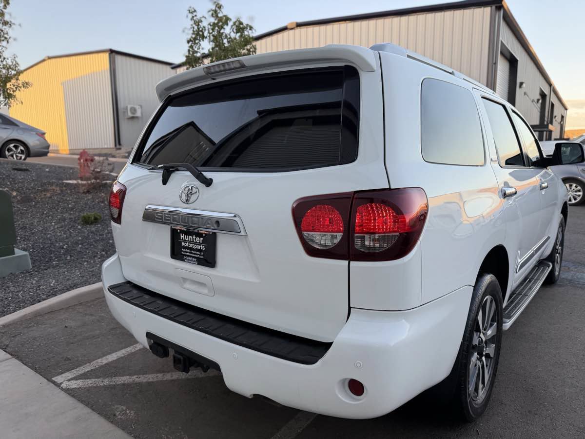 Used 2018 Toyota Sequoia Limited w/ Safety & Convenience Package AWD/4WD image 8