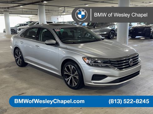 Used 2021 Volkswagen Passat 2.0T SE FWD image 1