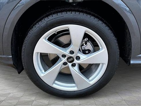 Used 2025 Audi Q5 Premium Plus w/ Premium Plus image 8