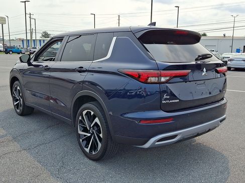 Used 2023 Mitsubishi Outlander SE AWD/4WD image 4
