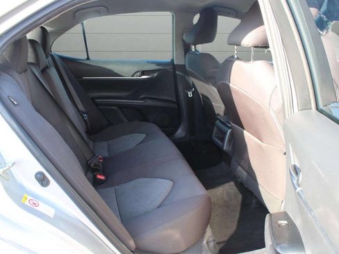 Used 2018 Toyota Camry LE image 15