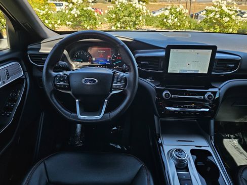 Used 2024 Ford Explorer ST-Line w/ Class IV Trailer Tow Package image 24