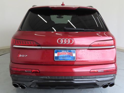 Used 2020 Audi SQ7 Premium Plus w/ SQ7 Black Optic Package AWD/4WD image 4