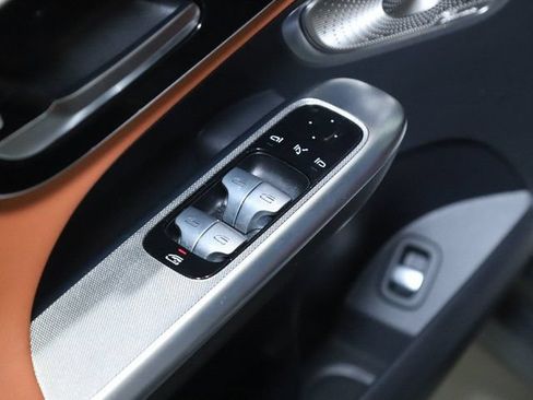 Used 2023 Mercedes-Benz GLC 300 4MATIC image 19