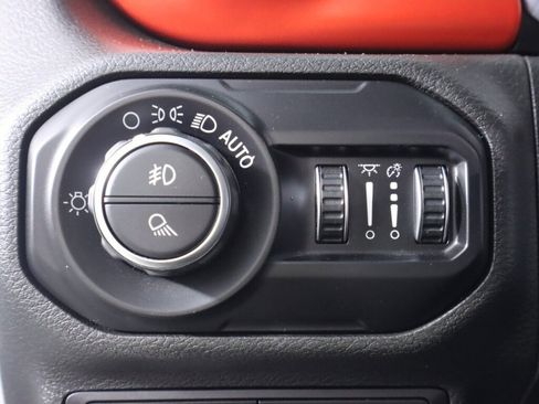 Used 2020 Jeep Gladiator Rubicon AWD/4WD image 10