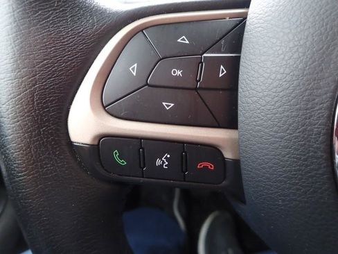 Used 2016 Jeep Renegade Latitude FWD image 15