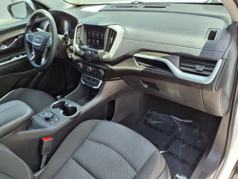 Used 2022 GMC Terrain SLE w/ Driver Convenience Package FWD image 8
