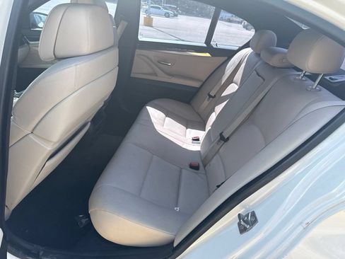 Used 2011 BMW 528i Sedan RWD image 17