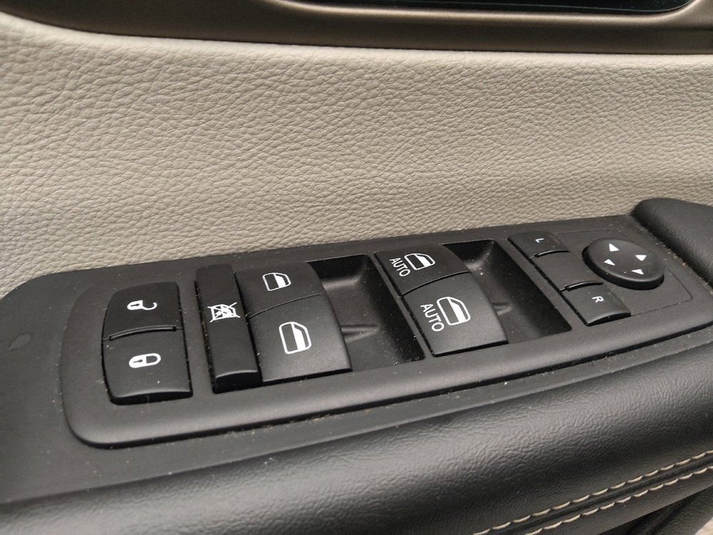 Used 2023 Chrysler Voyager LX FWD image 27
