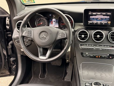 Used 2019 Mercedes-Benz GLC 300 4MATIC image 20
