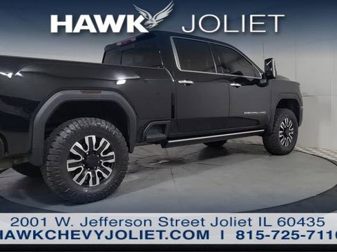 Used 2024 GMC Sierra 2500 Denali Ultimate AWD/4WD image 7