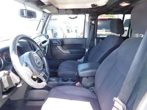 Used 2013 Jeep Wrangler Unlimited Sport image 10