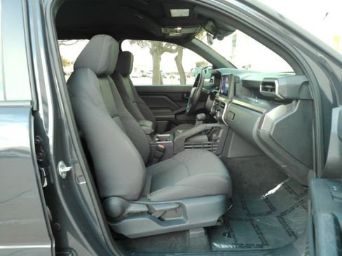 Used 2025 Toyota Tacoma SR5 image 21