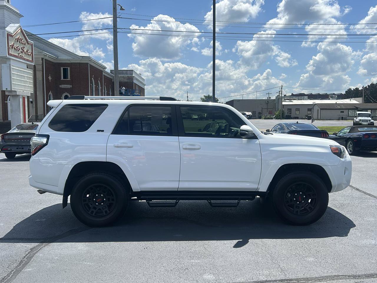Used 2024 Toyota 4Runner SR5 Premium w/ Moonroof Package AWD/4WD image 4