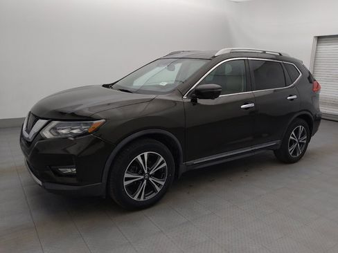 Used 2017 Nissan Rogue SL w/ SL Premium Package image 2
