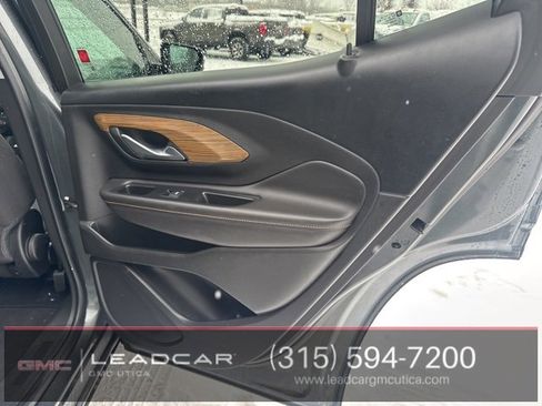 Used 2020 GMC Terrain SLE w/ Driver Convenience Package image 16