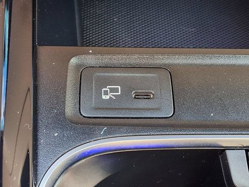 Used 2023 Mercedes-Benz GLB 250 image 5