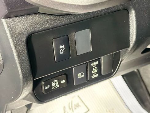 Used 2021 Toyota Tacoma TRD Sport AWD/4WD image 10