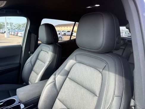 Used 2025 Chevrolet Equinox LT w/ Convenience Package II image 11