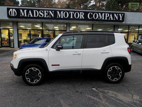 Used 2015 Jeep Renegade Trailhawk w/ Premium Leather Group image 4