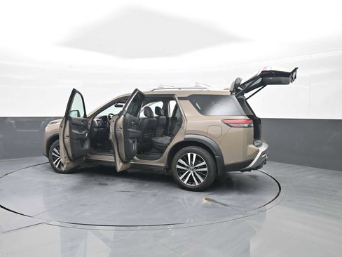 Used 2023 Nissan Pathfinder Platinum w/ Cargo Package AWD/4WD image 29