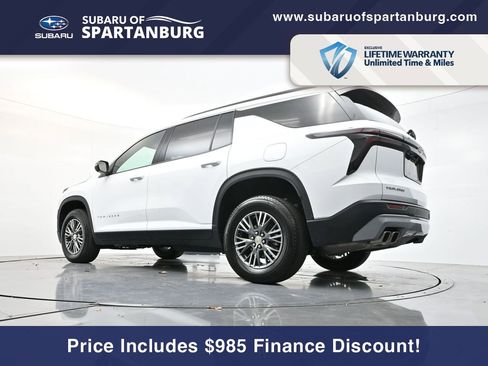 Used 2024 Chevrolet Traverse LT image 29