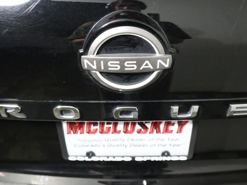 Used 2023 Nissan Rogue S image 13