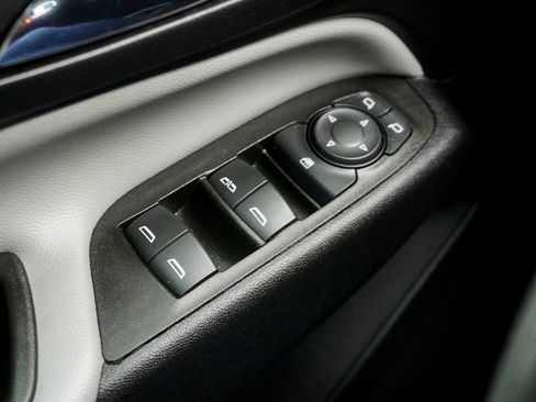 Used 2023 Chevrolet Equinox LS image 24