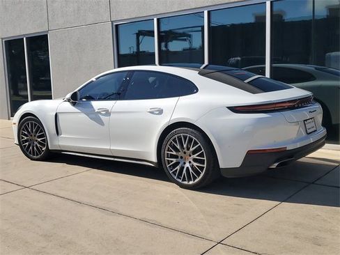 Certified 2025 Porsche Panamera image 3