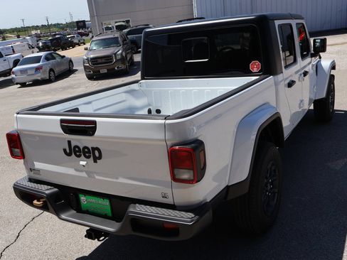 New 2026 Jeep Gladiator Sport AWD/4WD image 5
