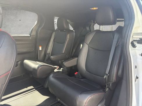 Used 2025 Toyota Sienna XSE FWD image 22