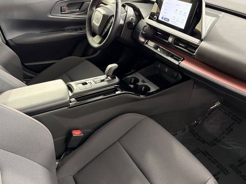 Used 2026 Toyota Prius Plug-In Hybrid image 15