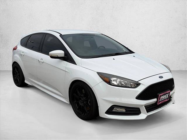 Used 2018 Ford Focus ST FWD image 3