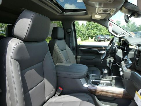 New 2026 GMC Sierra 1500 Elevation w/ Elevation Premium Package AWD/4WD image 13