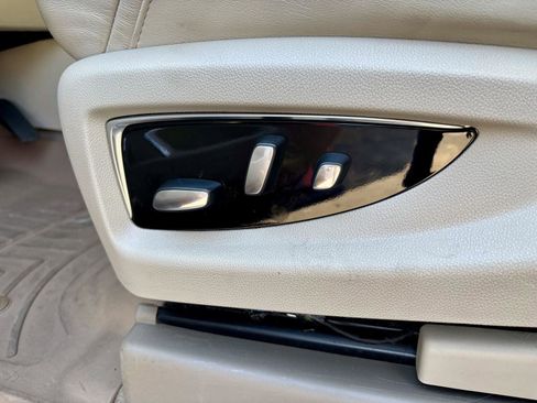 Used 2018 Cadillac Escalade Luxury image 25