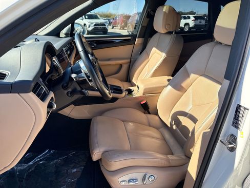 Used 2021 Porsche Macan image 13