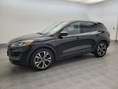 Used 2022 Ford Escape SE w/ SE Sport Appearance Package image 2